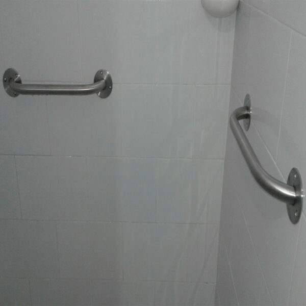 Manija en acero inoxidable para ducha de 1" x 40 cm